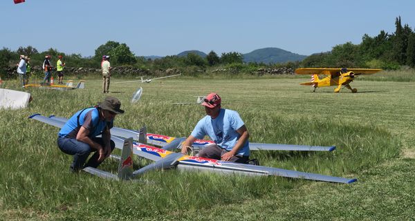 Vue planeurs et piste 2.jpg