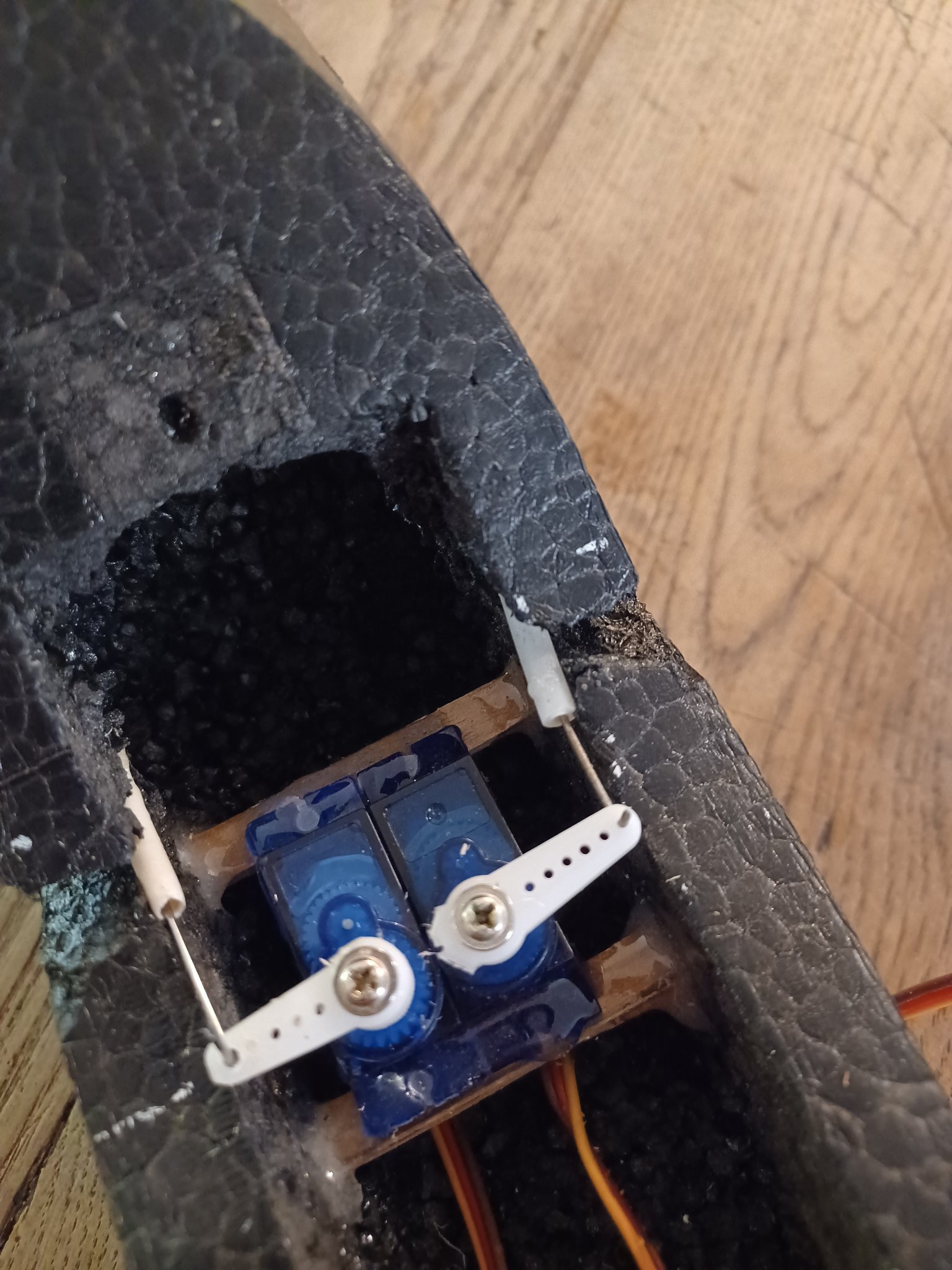 commandes aux servos.jpg