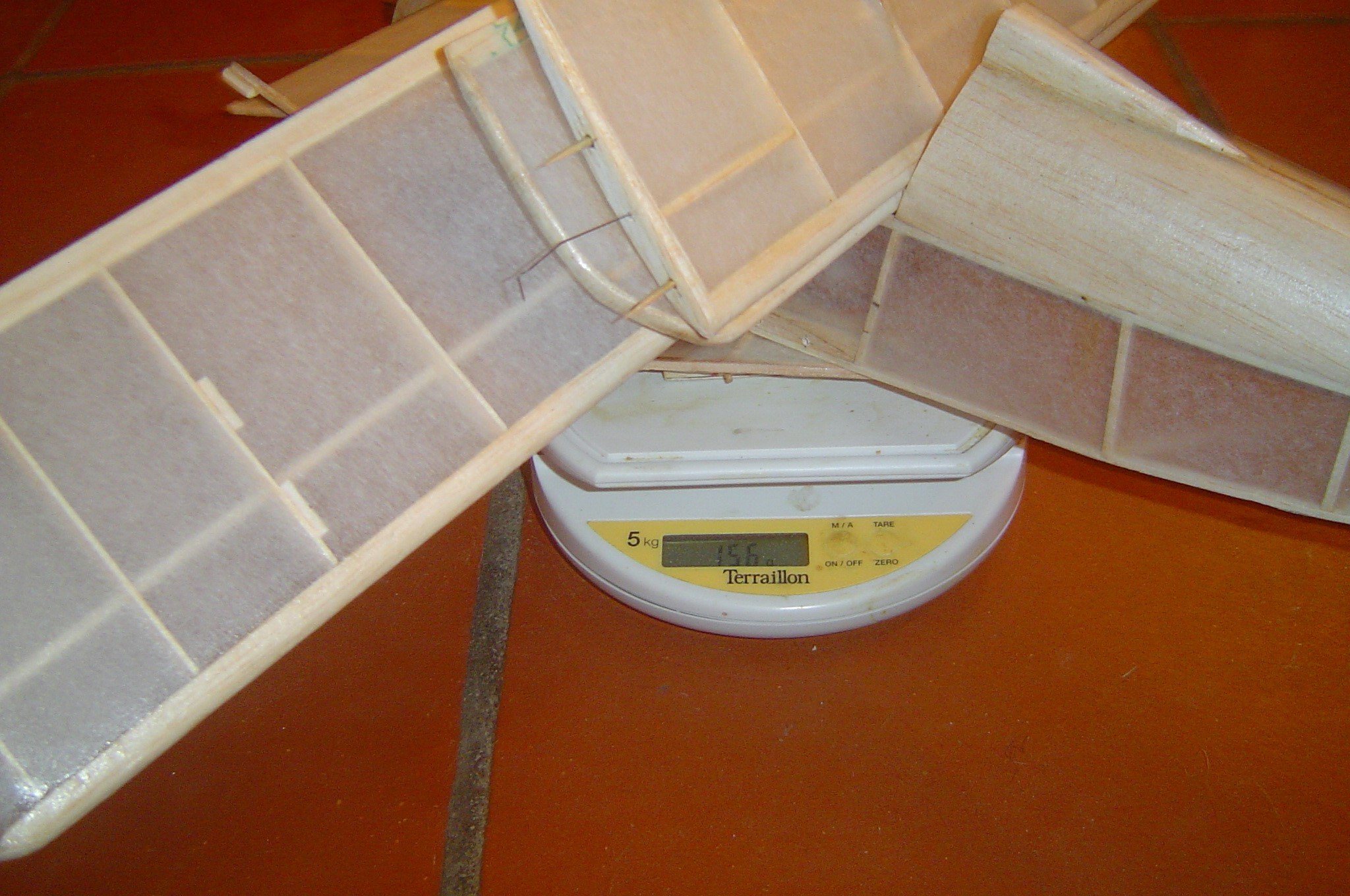 poid fuselage et ailes.JPG