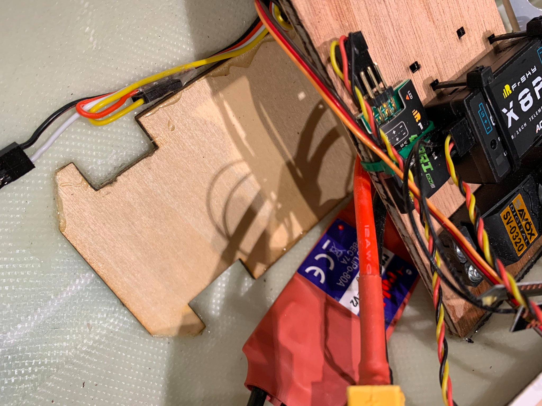 fil rouge enlevé.JPEG